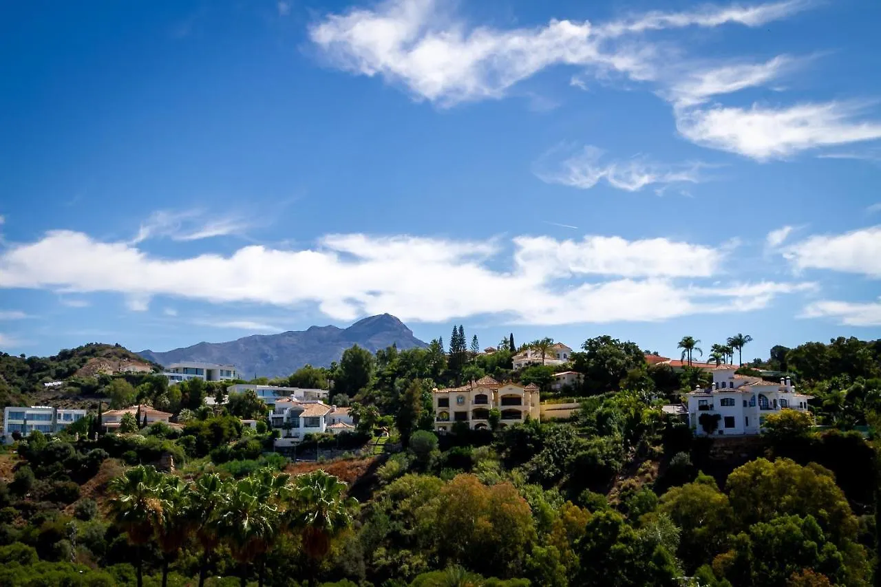 Marbella Banus Suites - La Quinta Cosy Flat With Fantastic Terrace 贝纳阿维斯